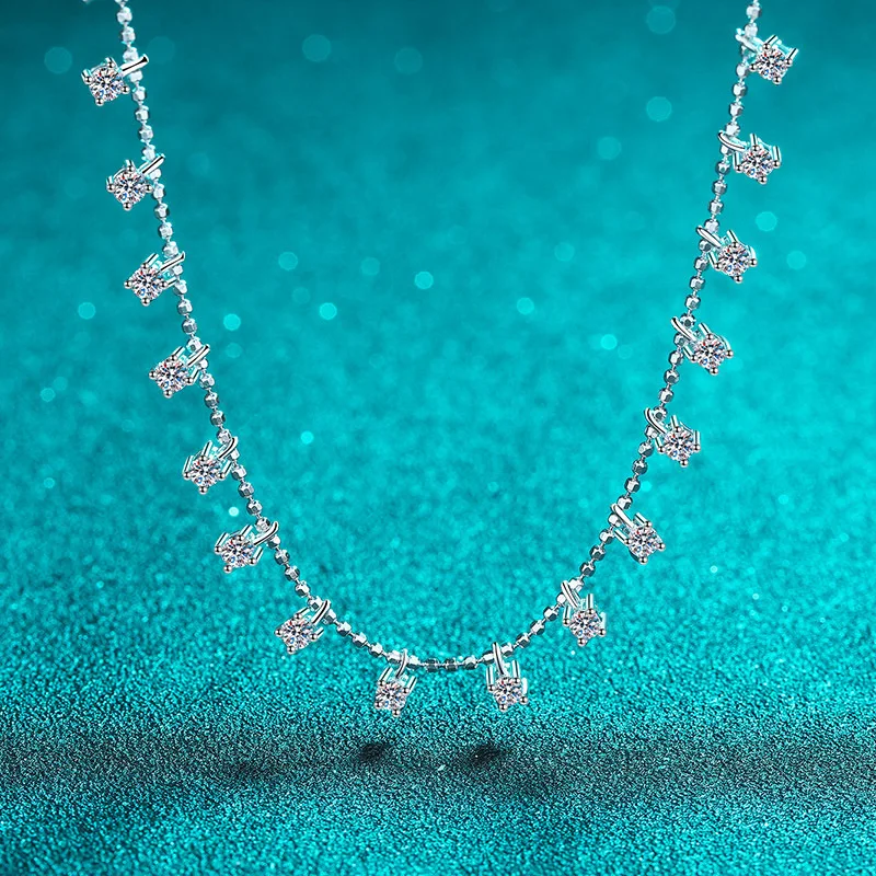 Exquisite PT950 Platinum Women's 9 Carat Moissanite Necklace (30 Points Each), Collarbone Chain, Elegant and Timeless Design