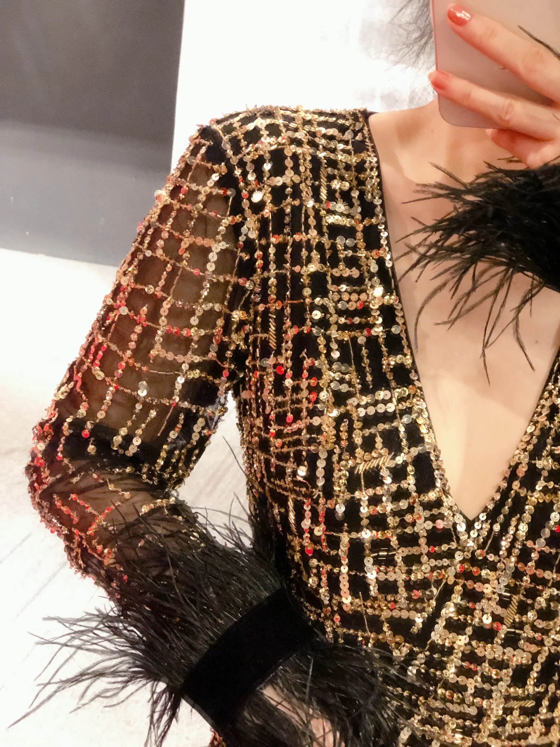 Рисунок 3 - Винтажное черно-золотистое вечернее