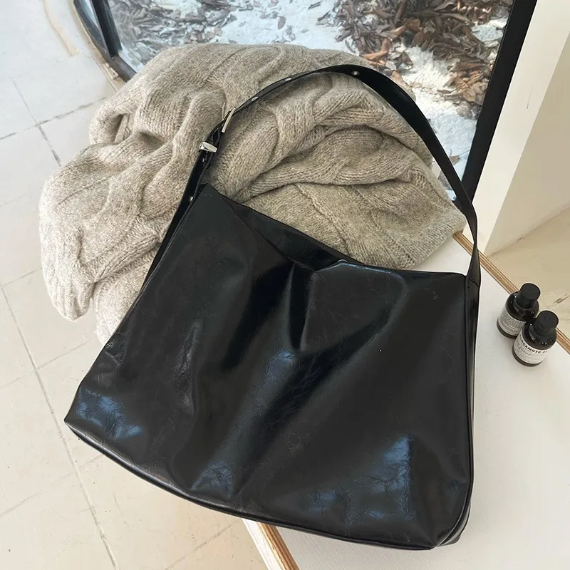 Retro Black Waxed Leather Tote Bag Women Wide Strap Leather Large Capacity Crossbody Bag Ladies Sle Commute Casual Shoulder Bags