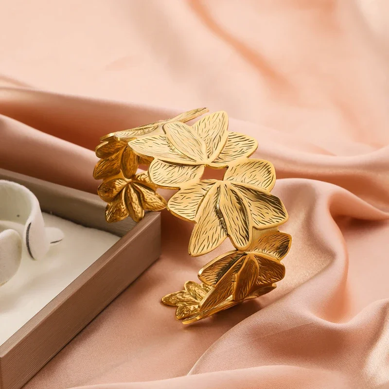 European and American Trendy Stainless Steel Hydraulic Personalized Creative Petal Plated 18K Gold Bracelet&bangles 3