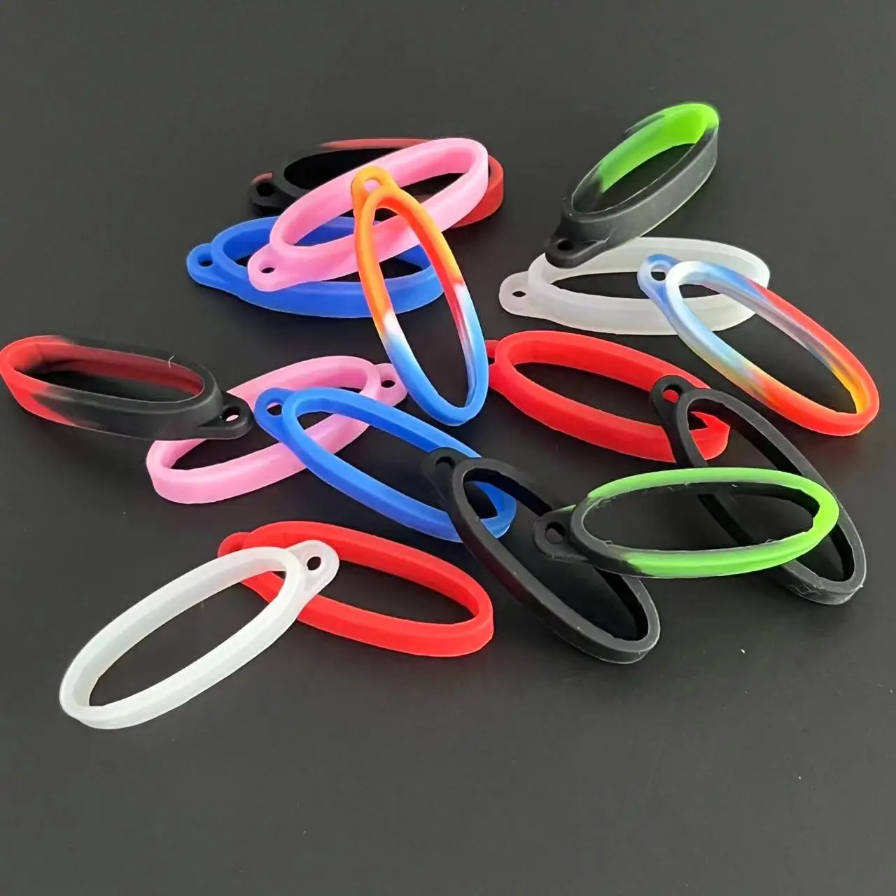 Silicone Ring Lanyard Band with Hanging Loop and Keychain Rubber Decoration