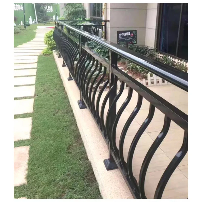 맞춤형 외부 분체 도장 솔리드 로드 파티오 수제 핫 파워 장 야외 아연 도금 강철 발코니 금속 R