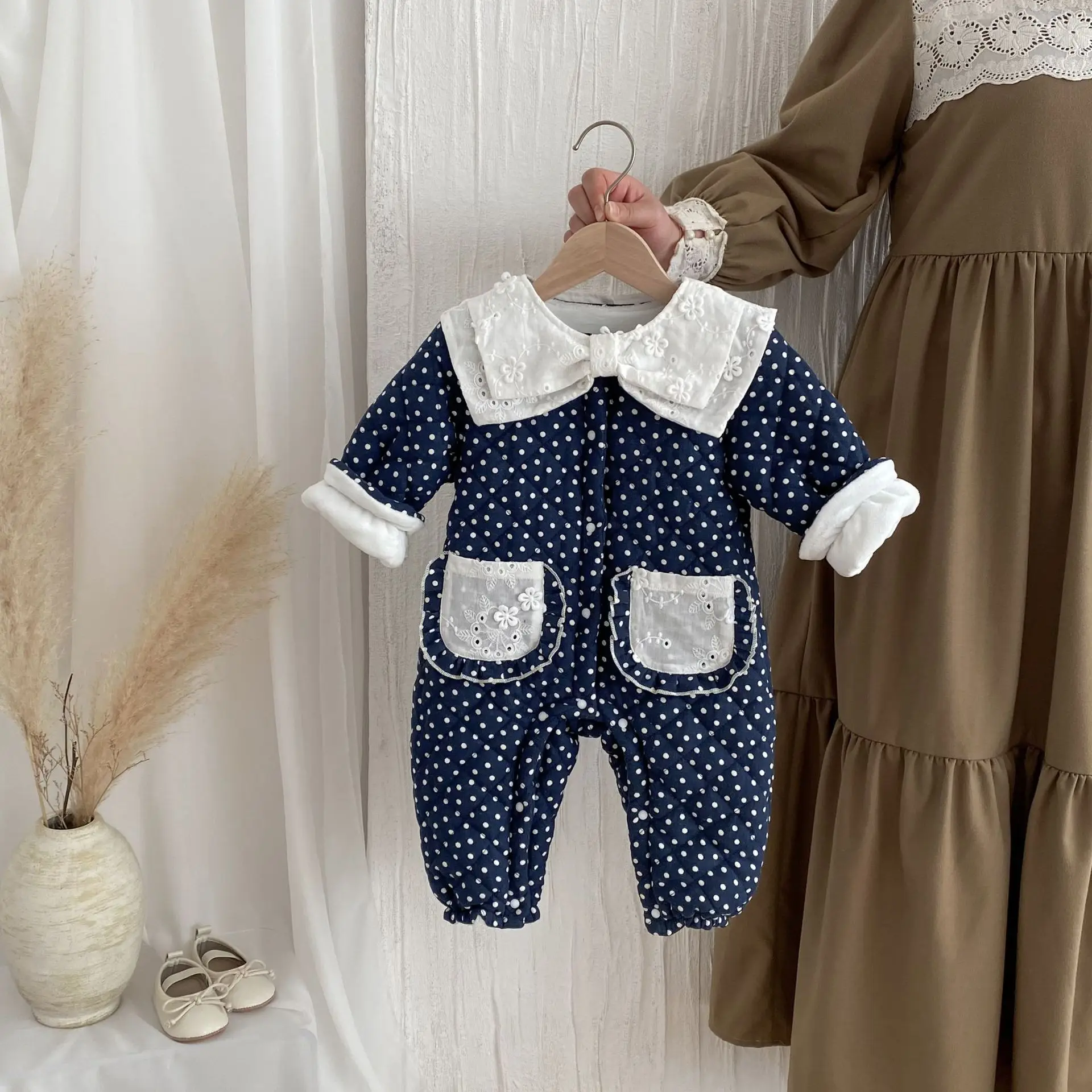 Winter Neugeborene Baby Mädchen Baumwolle Prinzessin Polka Dots Dicker Revers Krabbelanzug Kinder Einteiler Modische Babykleidung – Detail 4