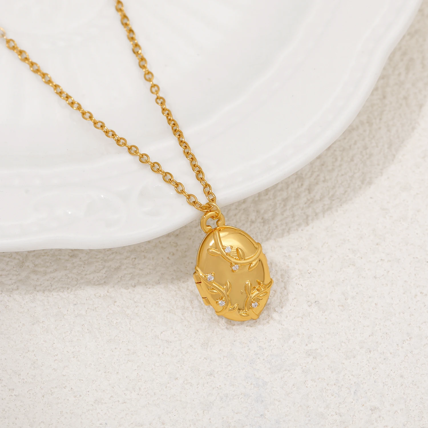 Mini Geometric Pendant Necklace That Can Hold Photos Simple Versatile Small Pendants Gold Color Collar Choker Gift for Her Joias