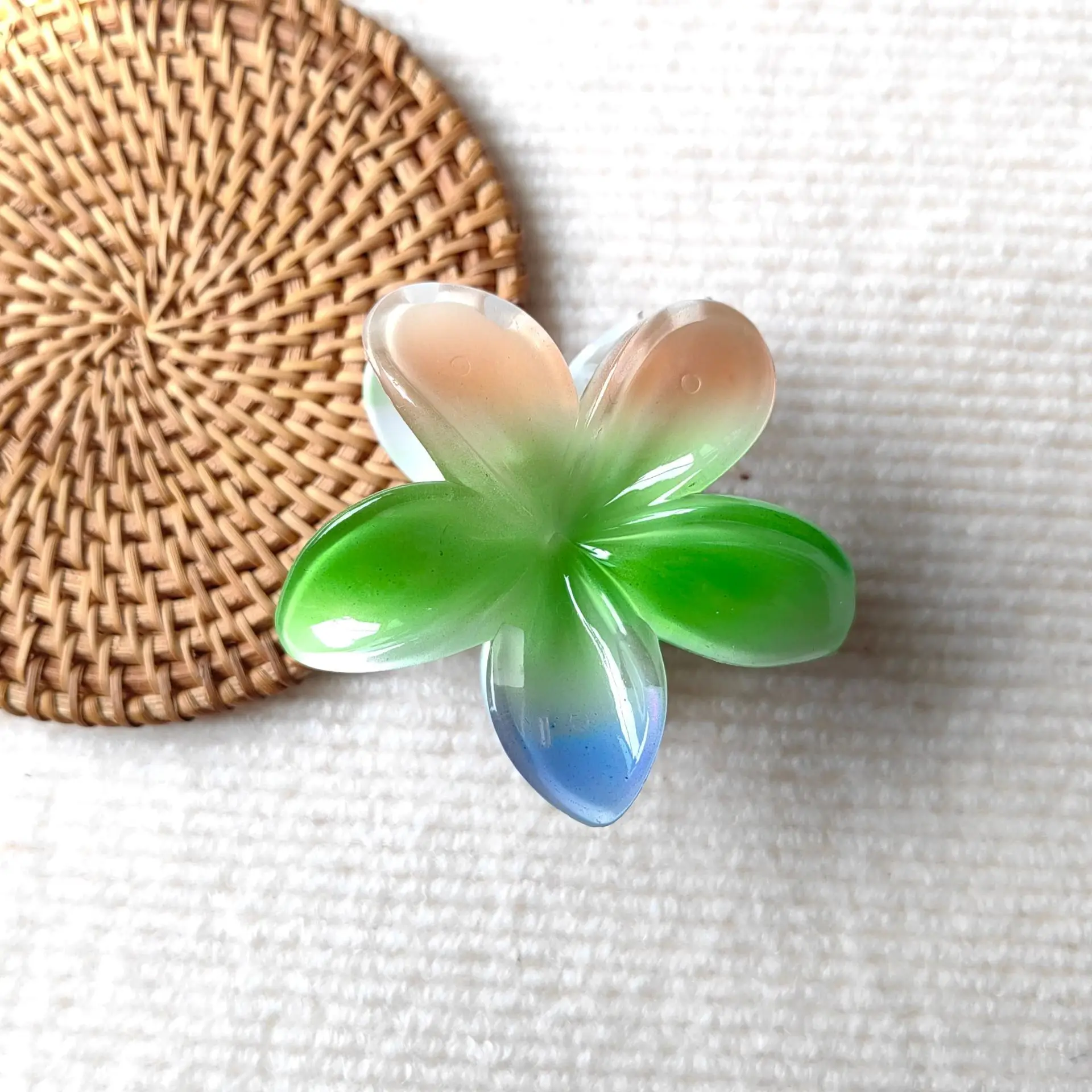 2025 New Vacation Egg Flower Hair Clips Hawaii Beach Claws Bohemian Hairpin for Girls Women Hair Claws