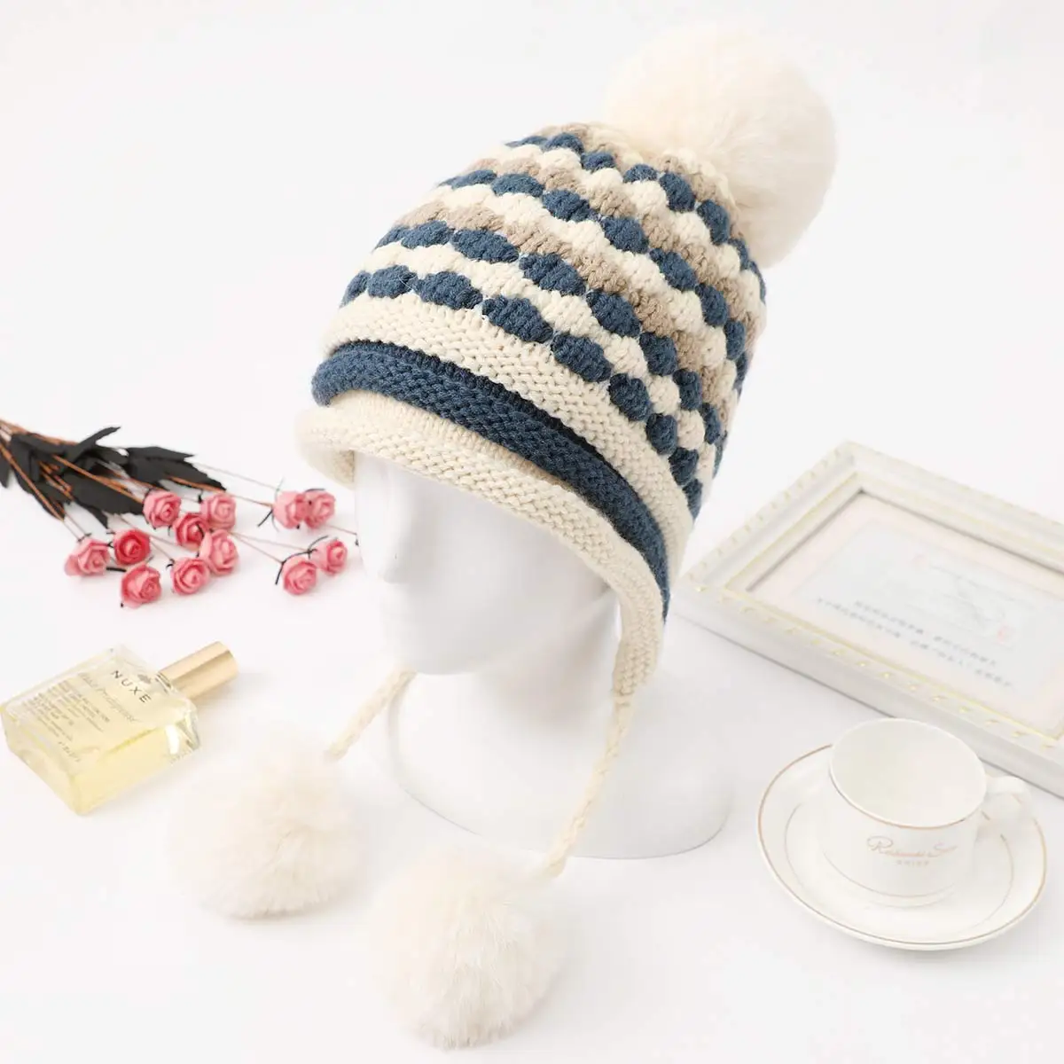 

Autumn and Winter Plus Cashmere Thickened Warm Knitted Hat and Female Sweet Hair Ball Hat and Female Lei Feng Hat
