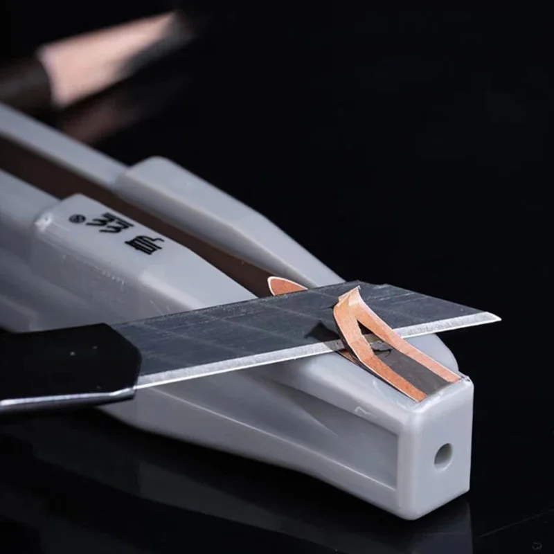 Plastic Eyebrow Pencil Sharpening Tool for Makeup