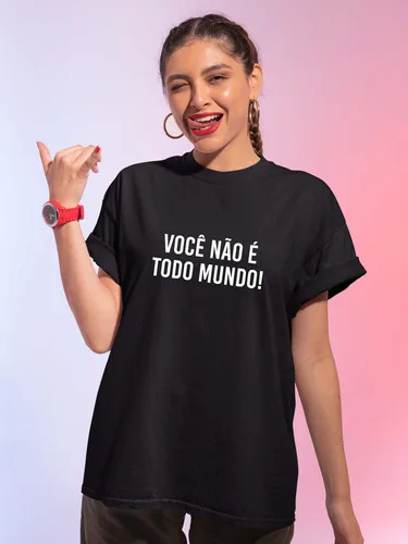Camiseta Feminina Oversized Estampada Todo Mundo