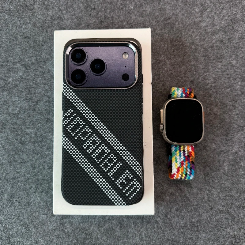 Magnetic Carbon Fiber Wireless Phone Case with Camera Lens Protection