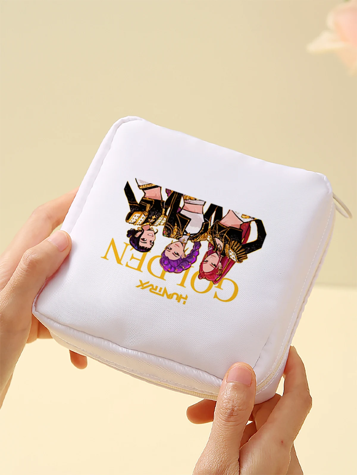 Cartoon pattern printed sanitary napkin storage bag, women's lightweight tissue bag, sanitary tissue bag