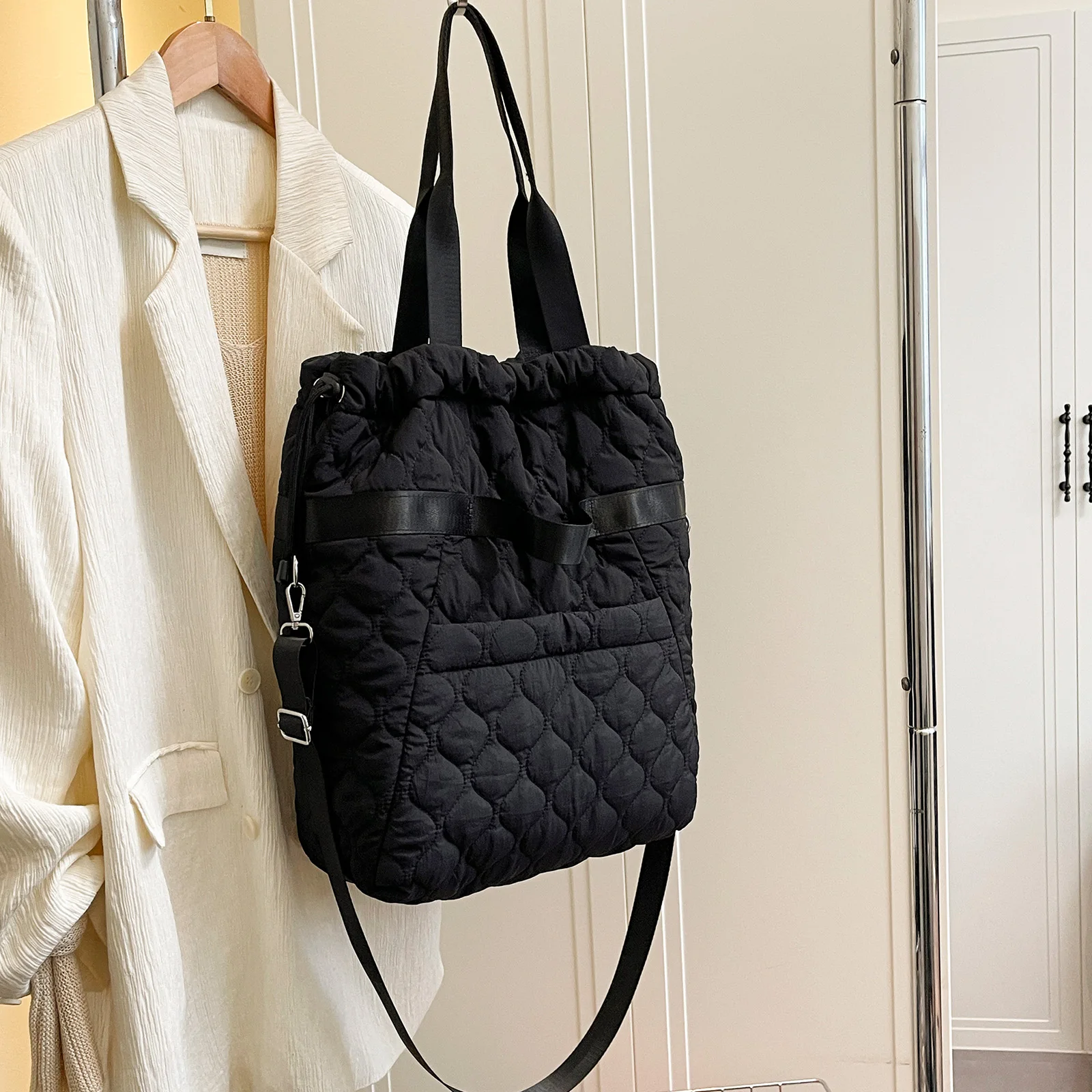 Women Nylon Simple Shoulder Handbag Adjustable Strap One Shoulder Crossbody Bag Quilted Crossbody Bag for School Work Daily Use