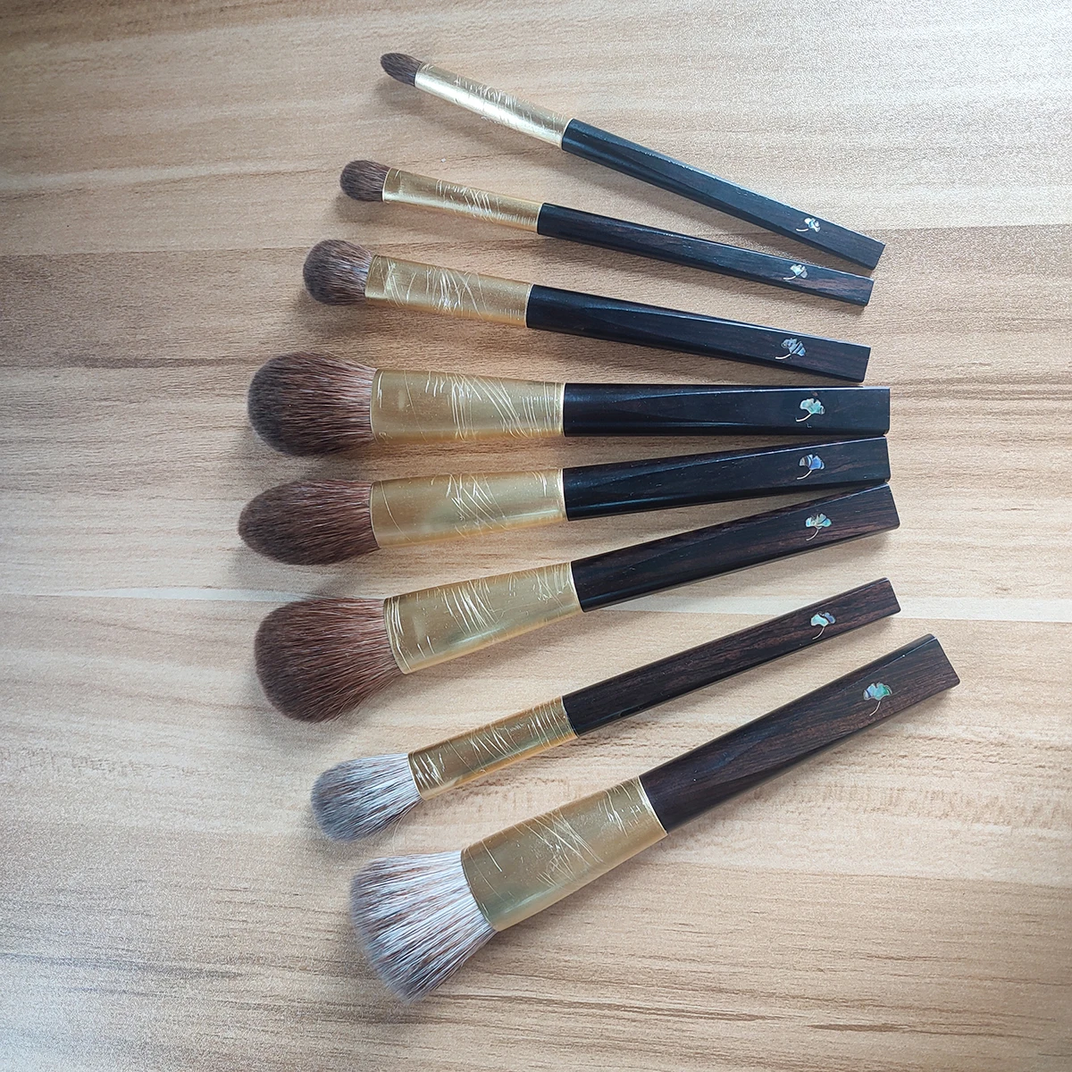 Shoushoulang Professional Handmade Make Up Brushes 1PC Red Squirrel Goat Hair Mother-of-Pearl Ebony Handle Makeup Brushes 4