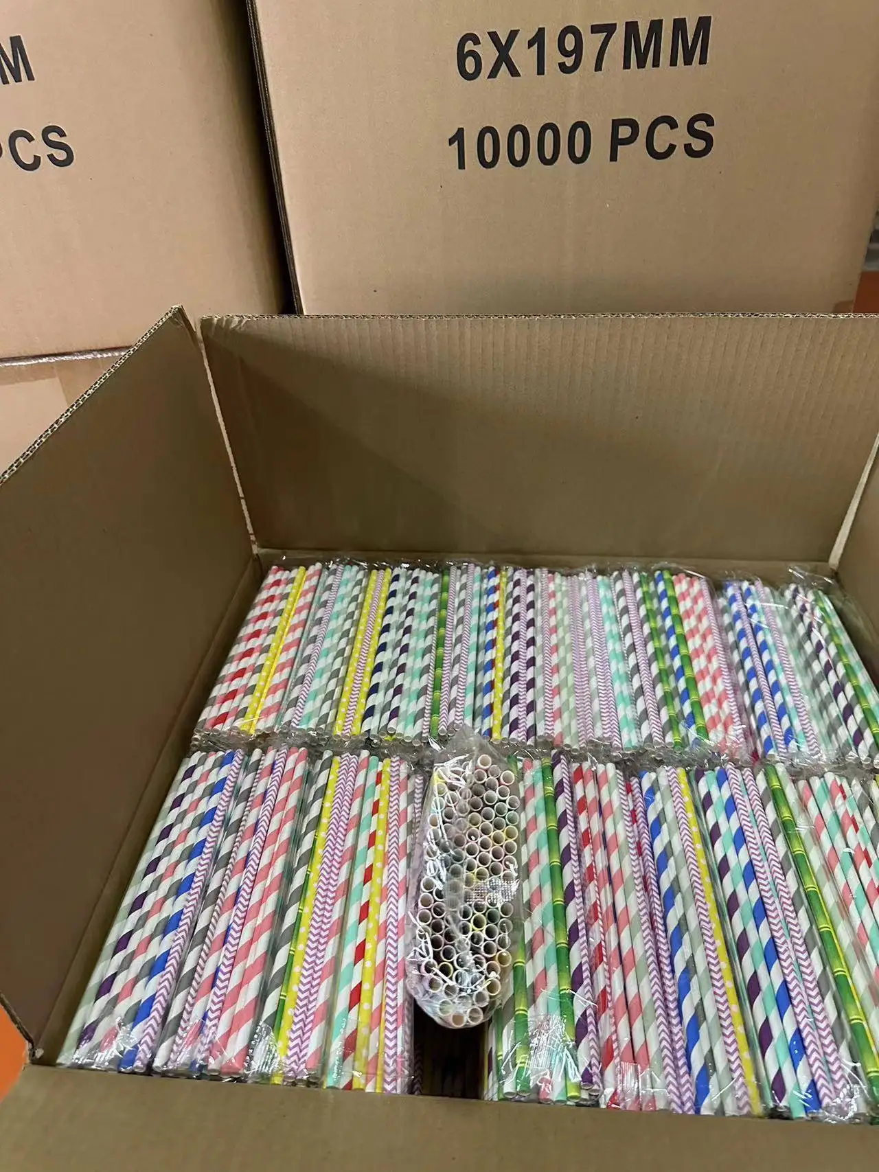 Straws Disposable straws Bar Restaurant Straws Creative Arts party straws Random mixed color bare tube 6*197mm/10000 pieces