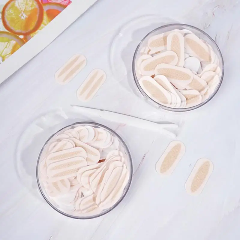 보이지 않는 이중 눈꺼풀 테이프 300PCS 모노리드 리프팅을 위한 아이 스티커 심플한 메이크업을 위해 무해하고 내구성이 뛰어난 제품 매일 사용 가능