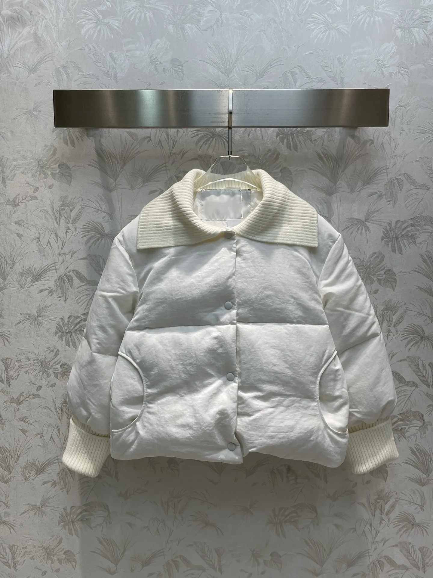 

2023 Women's Clothing Large lapel patchwork down jacket Winter New
