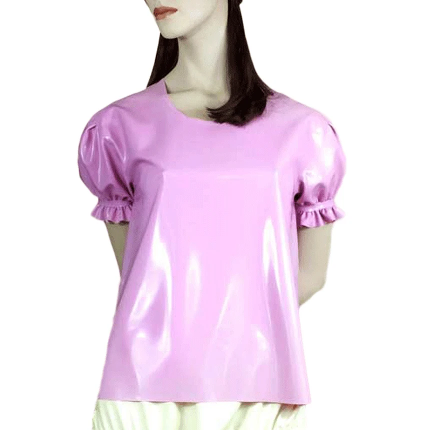 

Розовая пижама из латекса с оборками на манжетах