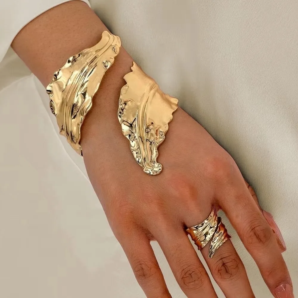 2025 Vintage Pleated Leaf Bracelet Spiral Opening Gold Ring Set Adjustable Jewelry Accessories For Women Girls