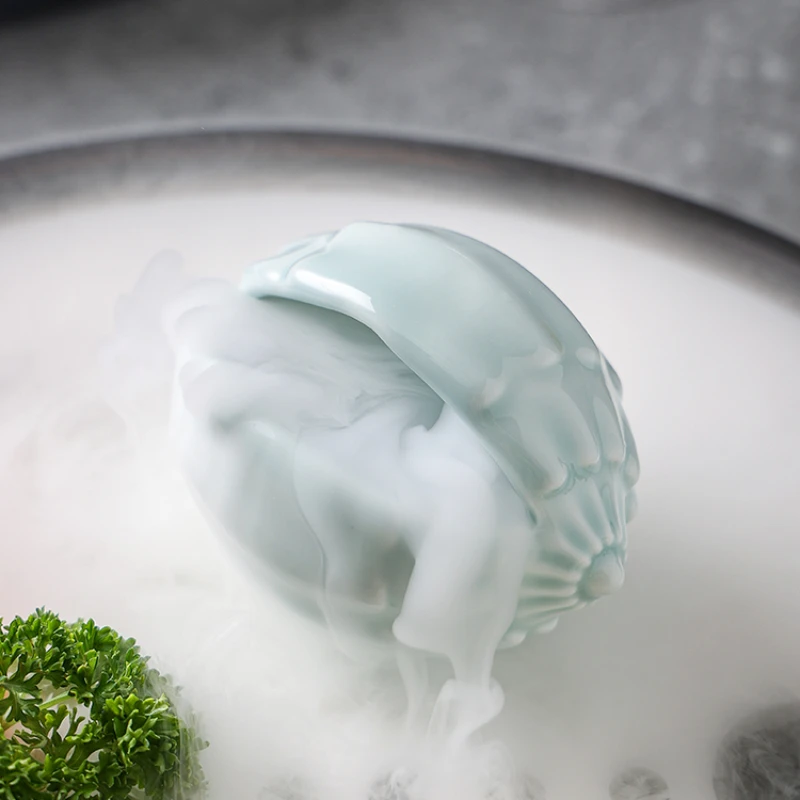 Creative Ceramic Fish-shaped Dry Ice Bowl Dining Table Decorative Plate Restaurant Artistic Conception Imitation Conch Tableware