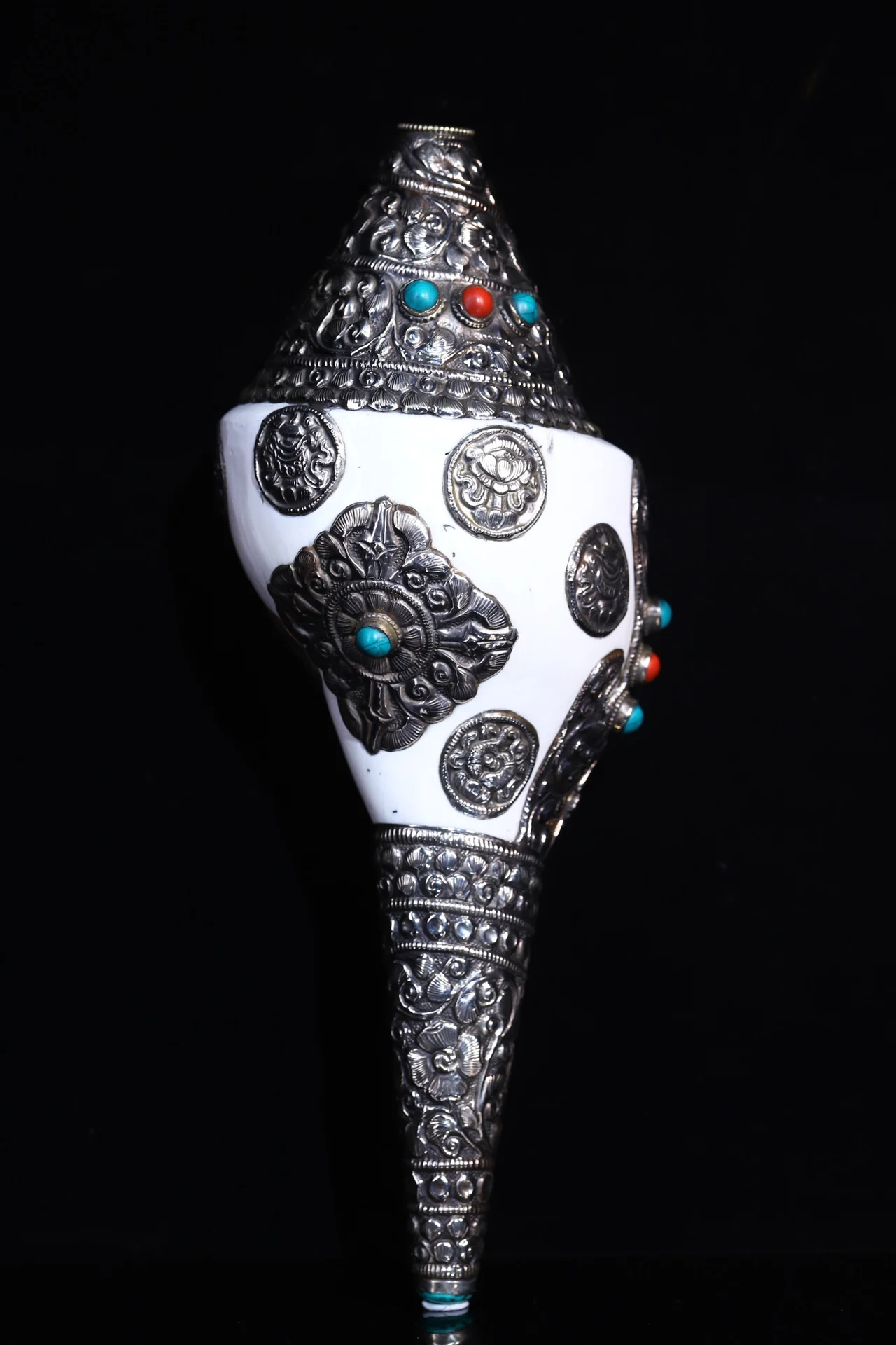 

Decorative Handmade Nepal Tibetan Old silver A Tibet Buddhism silver Inlay gem Turquoise Shell Conch Horn Trumpet Statue