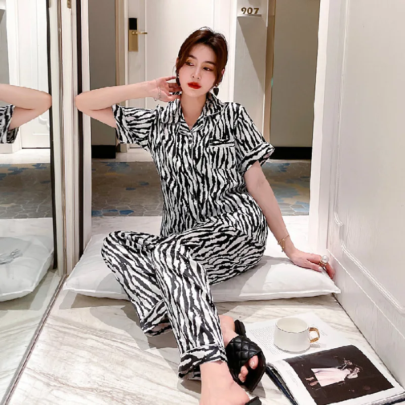 Рисунок 4 - Женские пижамные комплекты из искусственного шелка