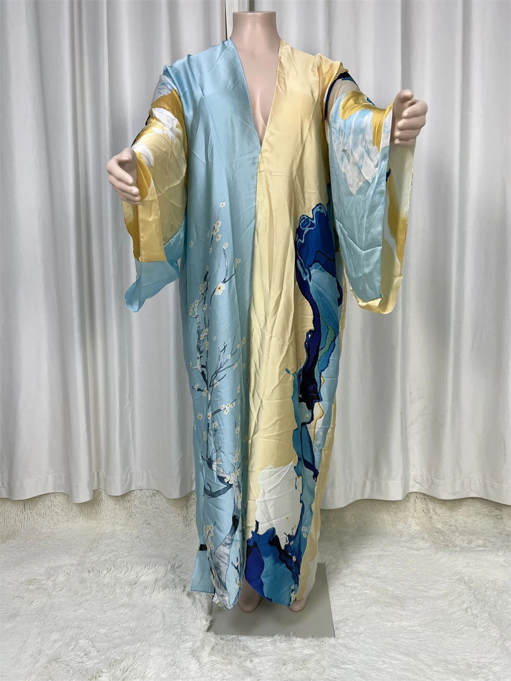 

2023 new Africa Fashion boho Popular printed Silk Kaftan Maxi dress Summer Beach Bohemian kaftan long dress for lady