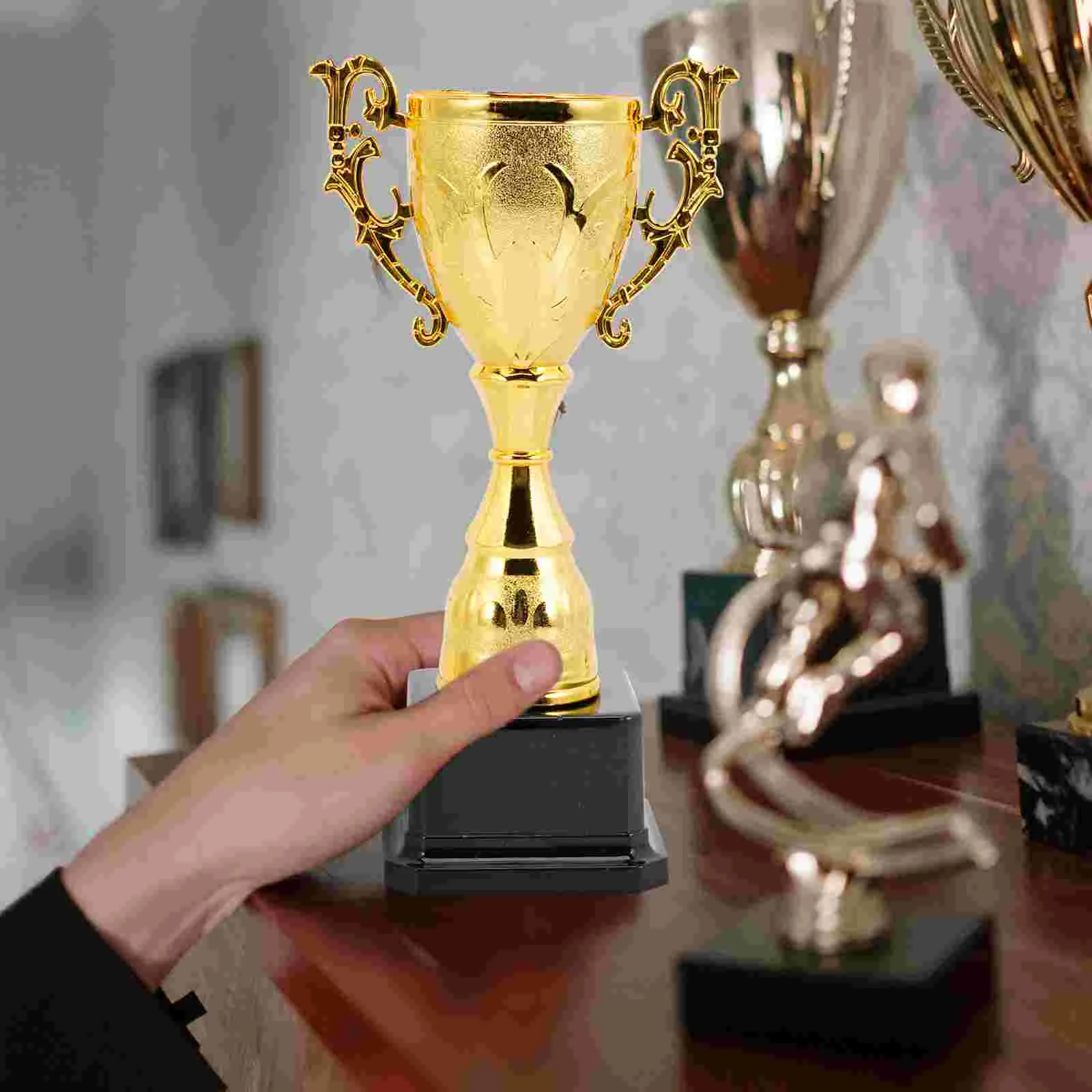 

Kid Trophy Game Award Trophy Plastic Competition Trophy Winning Prize Trophy Kids Gift Awards Games Reward Props Party Gifts Toy