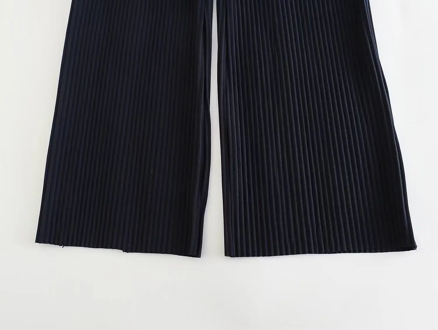 Withered French Elegant Navy Blue Knit Pleated Jumpsuit Fashion Ladies Casual Commuter Sleeveless Jumpsuit Overalls Women