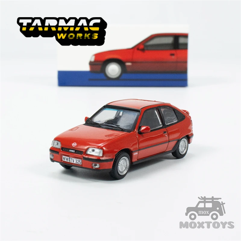 

Tarmac работает 1:64 Opel Kadett GSi красная модель автомобиля под давлением