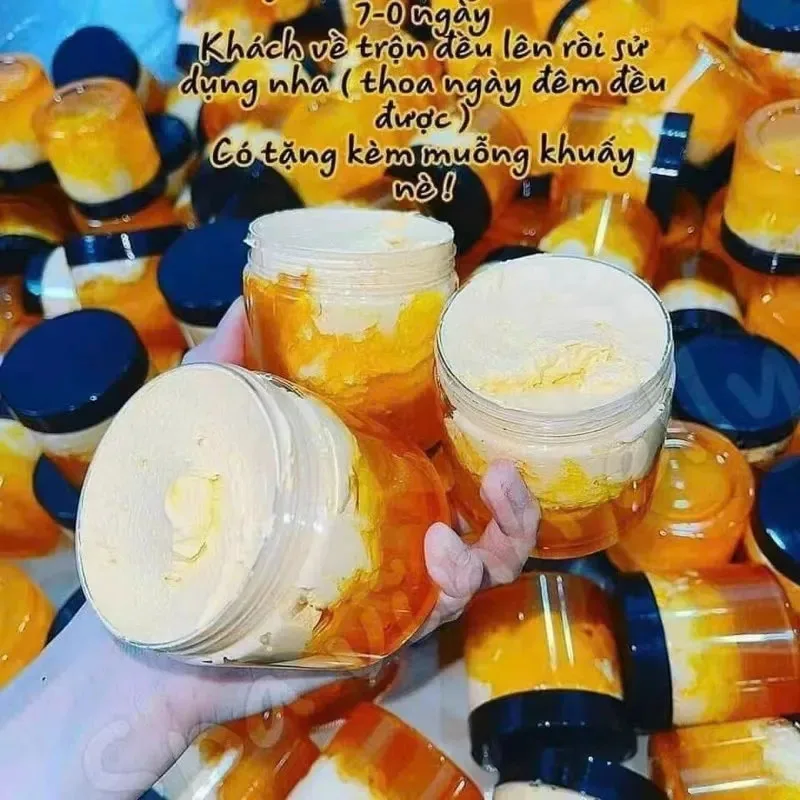 Kem body cốt ủ si&ecirc;u trắng 200g trắng nhanh hiệu quả, k&egrave;m th&ecirc;m muỗng trộn kem thơm mịn dễ sử dụng hũ cho l&agrave;n da mịn m&agrave;ng