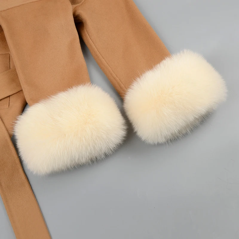 Рисунок 3 - Манжеты из лисьего меха для женщин