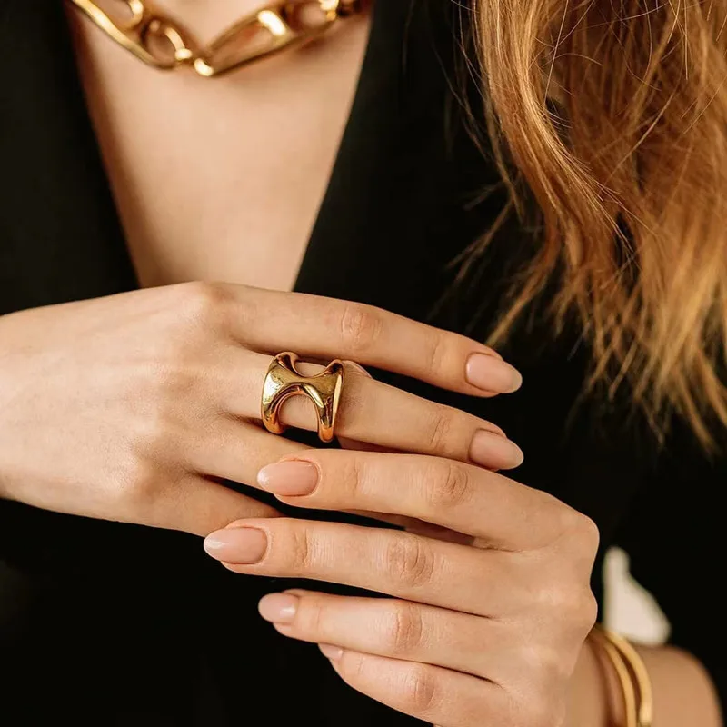 

European and American Fashion Couple I-Ring