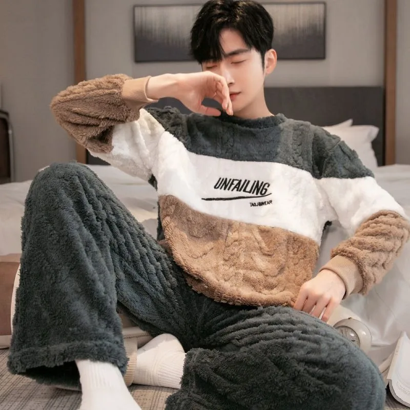 2024 New Pajama Men Long-sleeved Flannel Loose Homewear Jacket Korean Version Thick Plunsh Coral Velvet Young Students Sleepwear