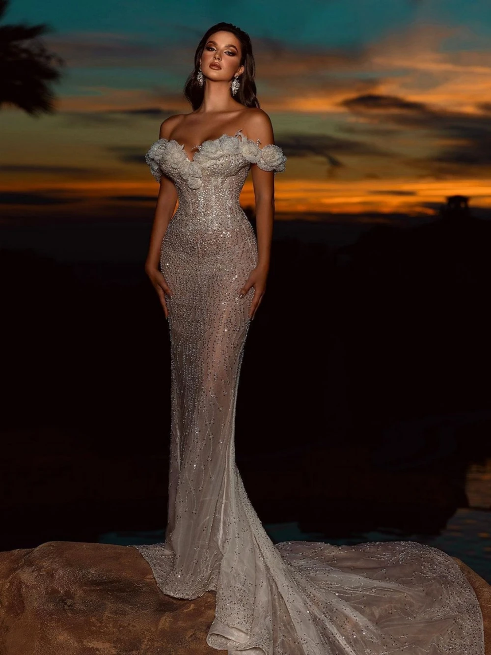 Рисунок 4 - Изящное вечернее платье с открытыми плечами