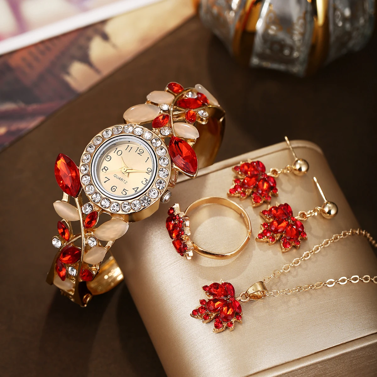 Women Watches Fashion design commuting quartz niche bracelet