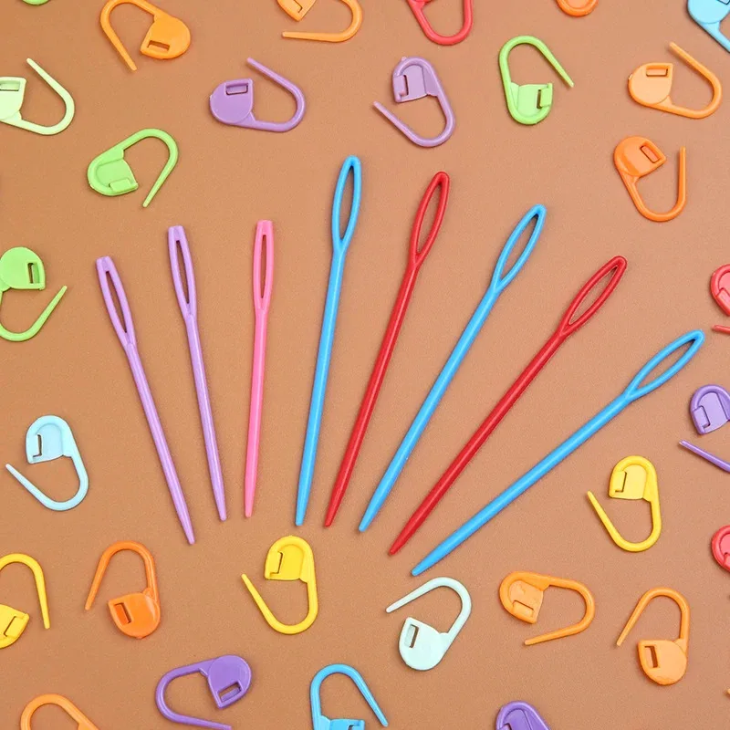 Plastic Resin Small Clips 61pcs Multicolor Plastic Resin Small Clips Knitting Crochet Markers Locking Stitch Needle Clip Marking Rings DIY Sewing Tool