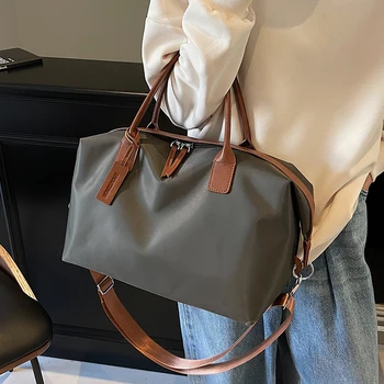 Borsa alla Moda di Grande Capacità con Dettagli in Pelle, Semplice e Versatile, un Must-Have per il Pendolarismo e lo Shopping