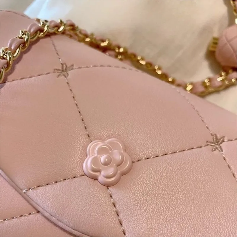 Sweet Cute Quilted Shoulder Bag Women Camellia Chain Solid Color Crossbody Bag Ladies Stitching Leather Small Square Luxury Bags