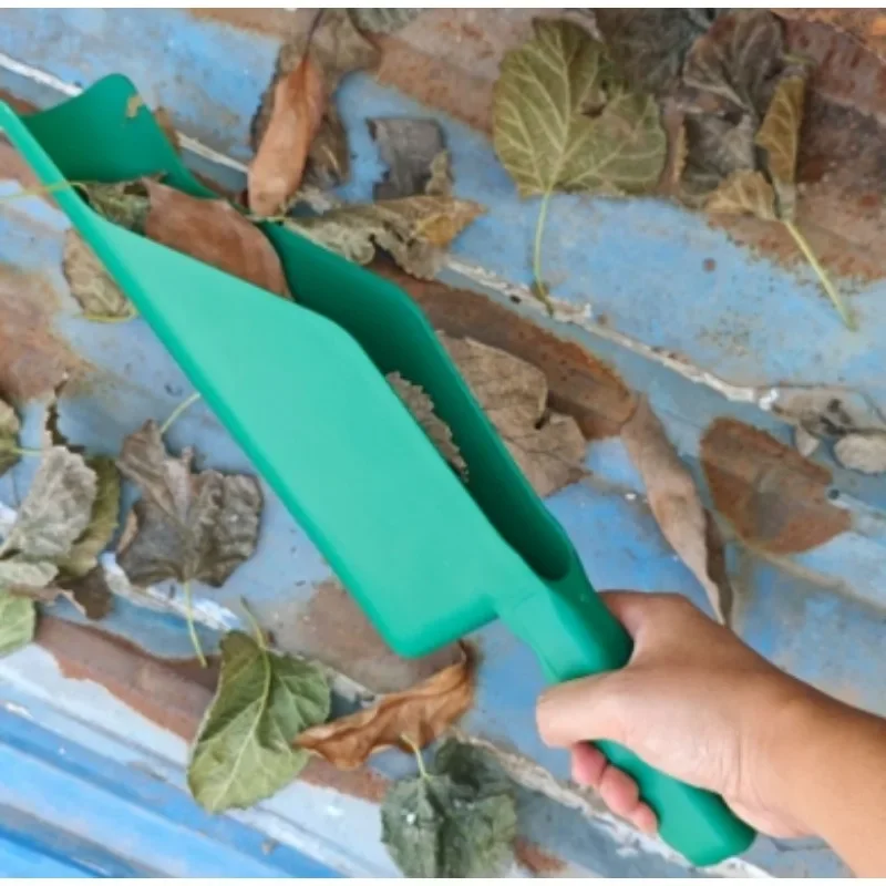Description Picture 5 of itemLarge Capacity Garden Shovels Hangable Leaf Cleaning Spoon Dirt Debris Remove Scoops Multifunctional Home Garden Cleaning Tools