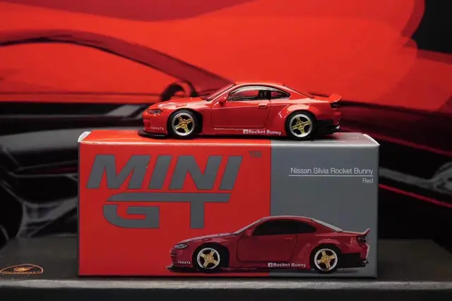 MINIGT 1:64 96 GTR R35 pandem Collectible Rocket Rabbit modified