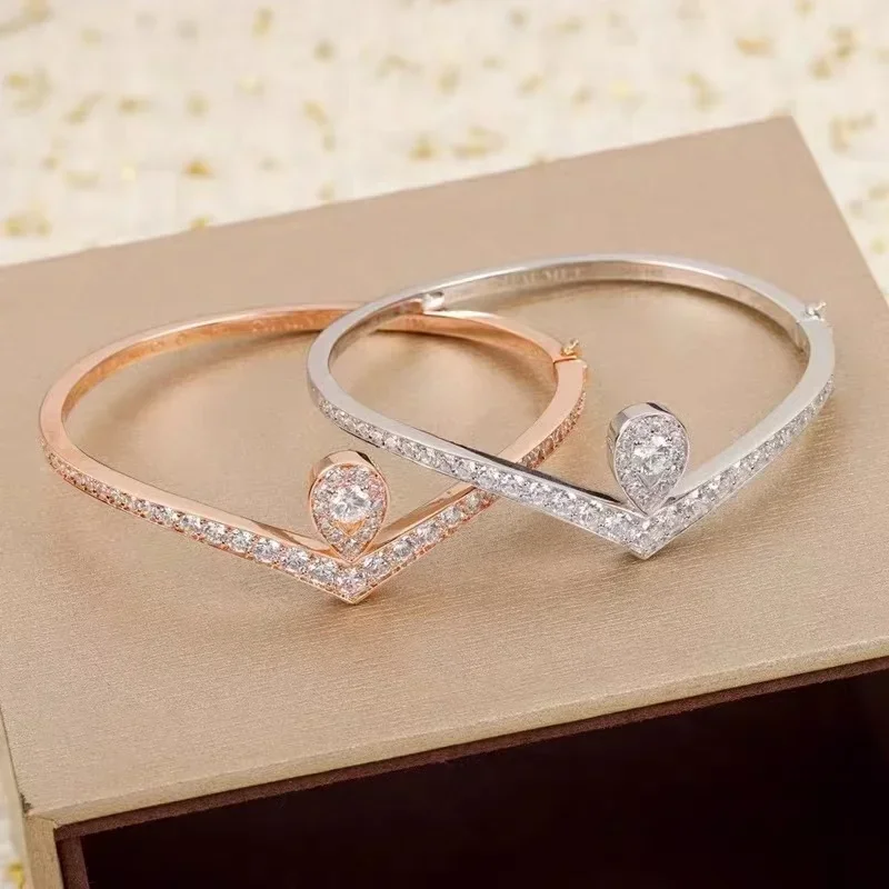 

Парижское новое популярное Брендовое ювелирное изделие из серебра пробы, модный роскошный дизайн V-образной формы, жемчужина, аксессуары для женщин