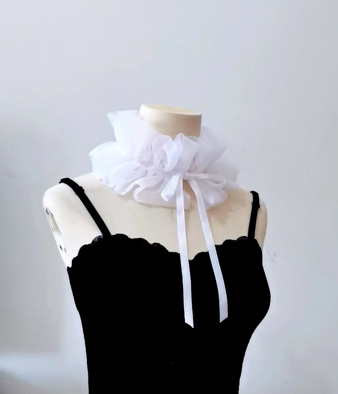 Damen Retro-Stil Kragen-Dekoration Halskragen Tüll-Schal Fantasie-Kostüm Mehrschichtiger Schwarz-Weißer Blumen-Spitzenkragen Abnehmbarer Falscher Kragen – Detail 1