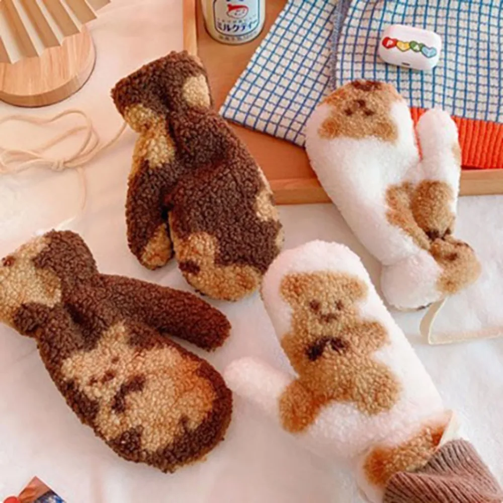 

Soft and Skin Friendly Cartoon Bear Women Plush Gloves Breathable Plush Soft Lamb Fleece Neck Hanging Gloves Warm
