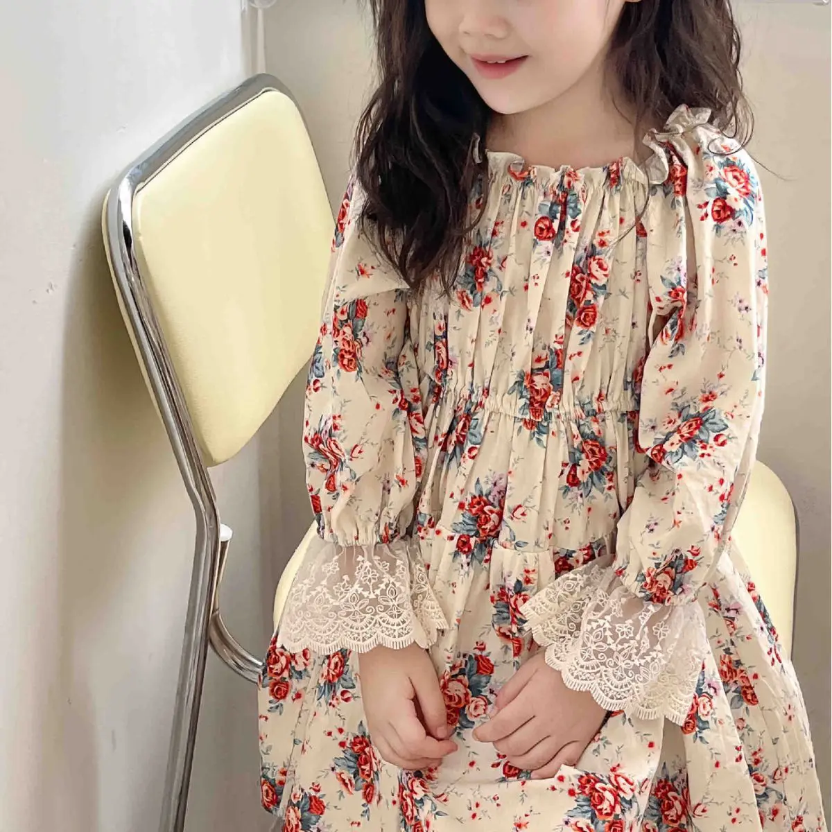 

2023 детское французское кружевное длинное платье с цветочным рисунком, Осеннее Модное новое бархатное платье для девочек в дворцовом стиле