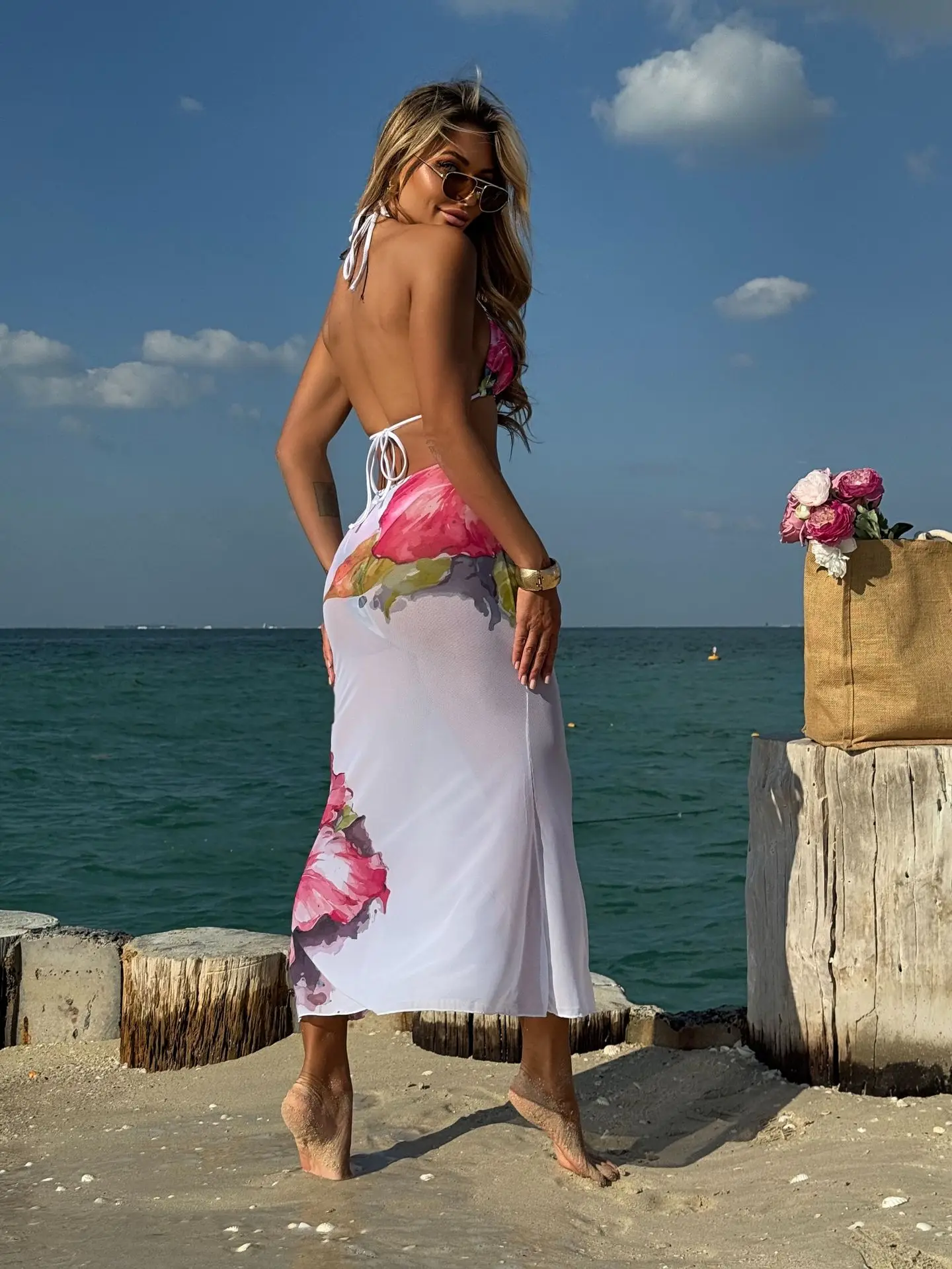 Costume da bagno 3 pezzi con stampa floreale - Modella in posa