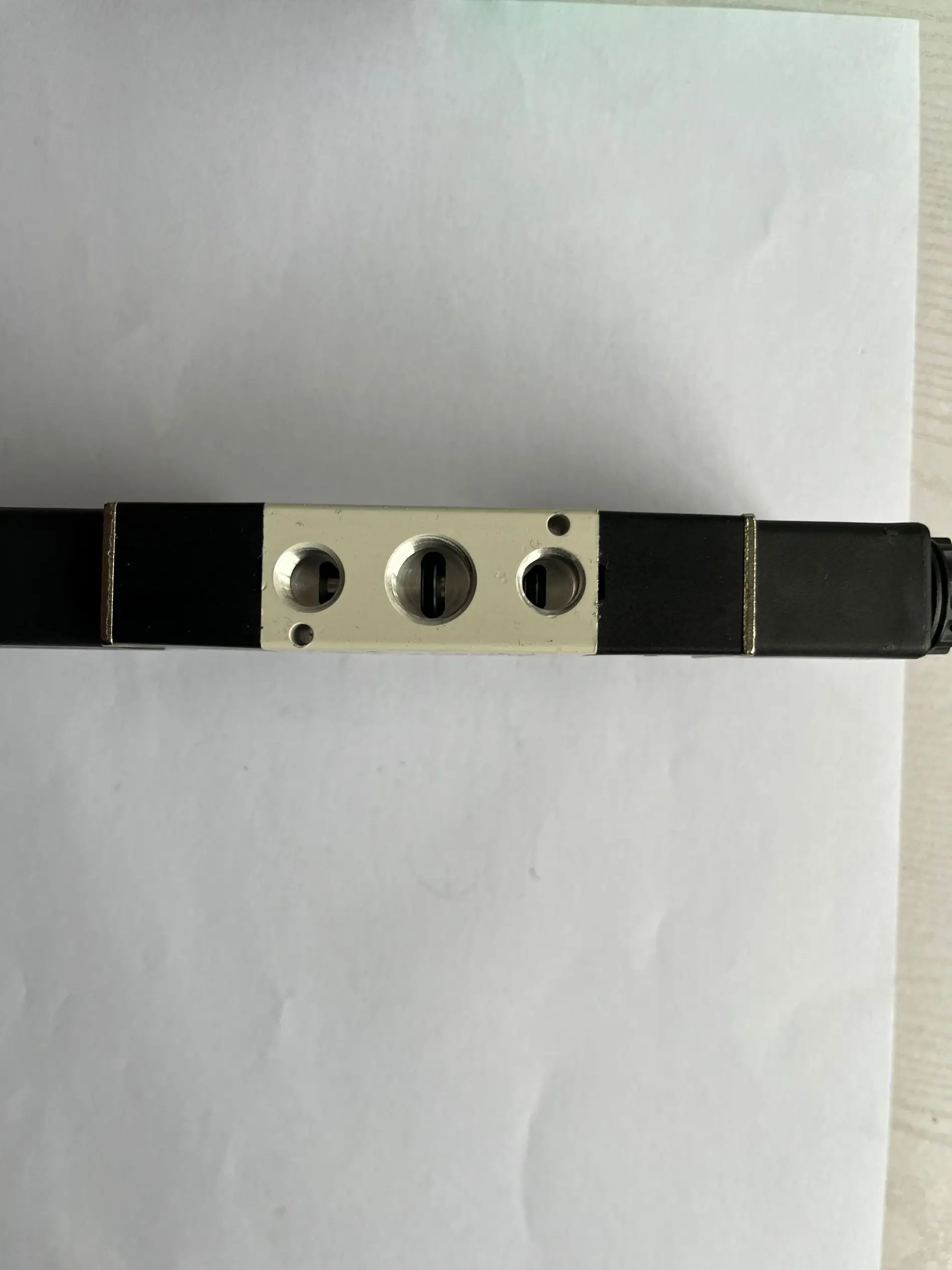 4V220-08 Elettrovalvola Pneumatica A Doppia Bobina 5 Vie 2