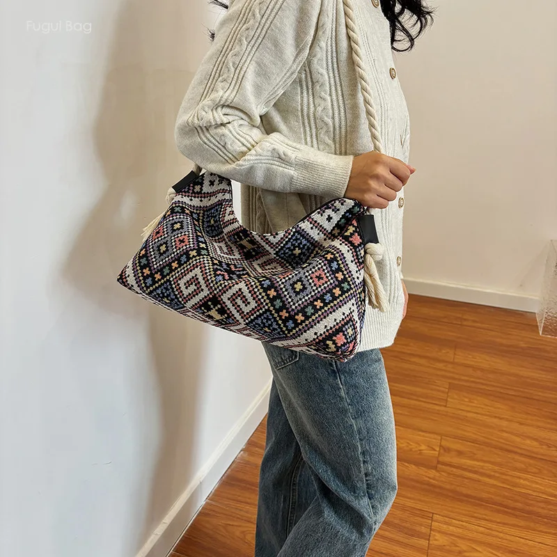 Women's Shoulder Bag Underarm Handbag Ethnic Minority Style Printed Canvas New Trend Large Capacity Commuting