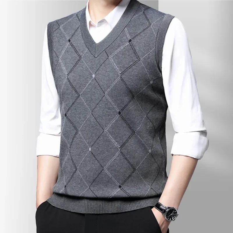 Comfortable Autumn Collection, Start Your Fashion Journey with A Sweater Vest!