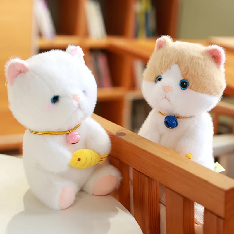 

Мягкие плюшевые игрушки-куклы, маленькая кошка, едящая рыбу, серая, желтая, белая, хобби, диван, подушки, Декор, подарок, Maitresse Ecole, 25 см