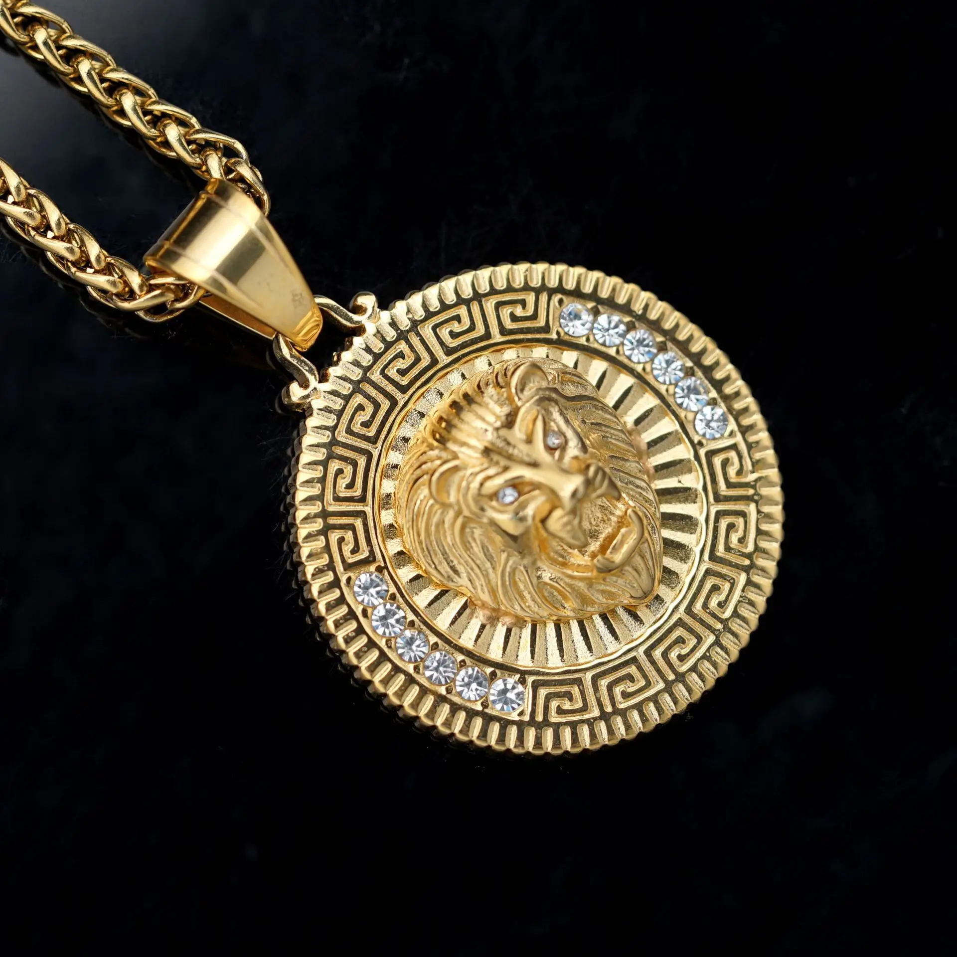 Hip hop New Men's Lion King Tag Personalized Men's Jewelry 316L Stainless Steel with rhinestone Necklace pendant Jewelry 3