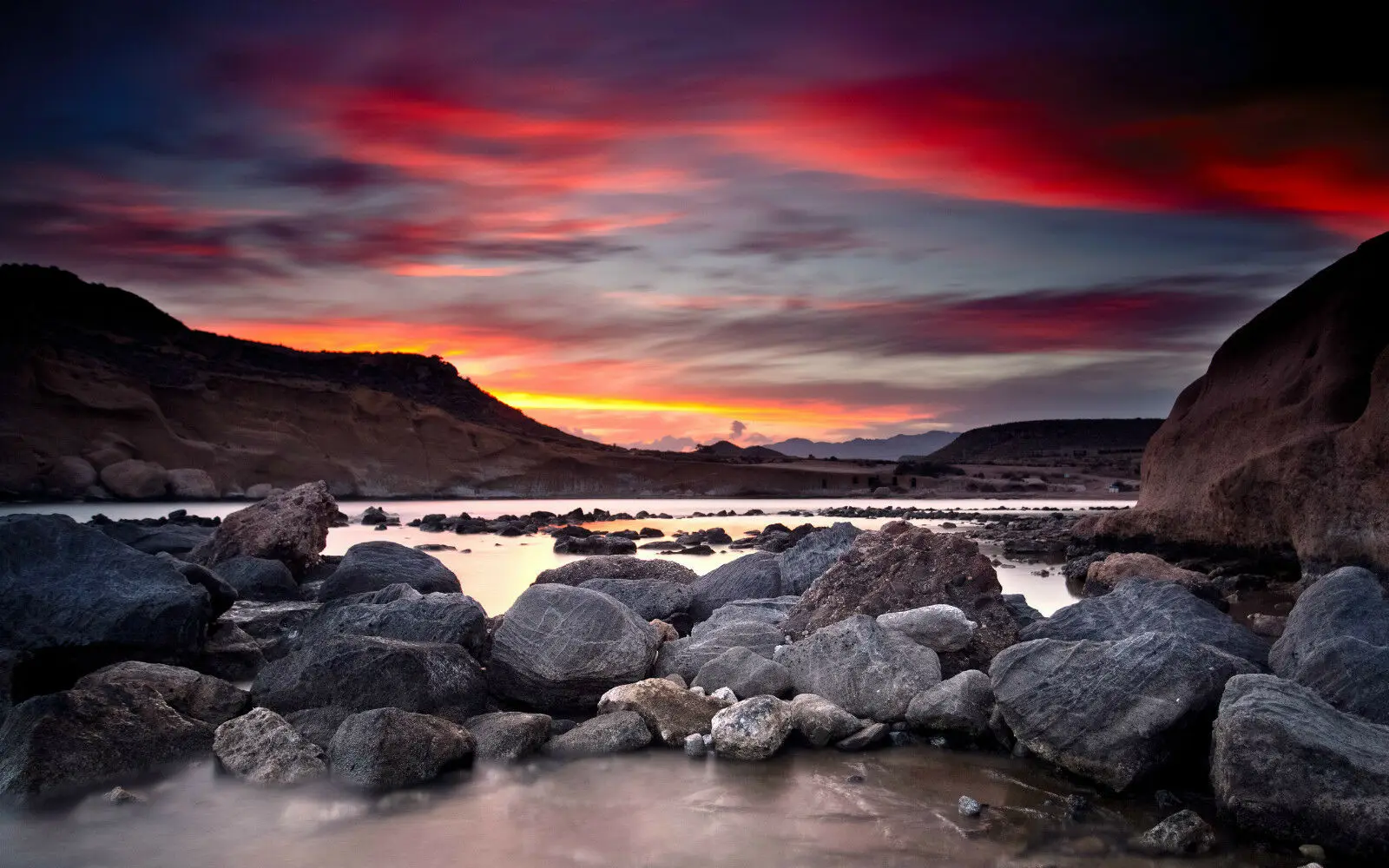 Sunning Red Sky Over A Rocky River Bed Art Picture Print Silk Poster Home Wall Decor